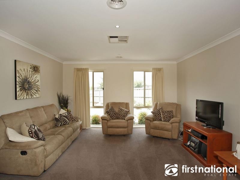 7 Tiffany Close, Pakenham VIC 3810