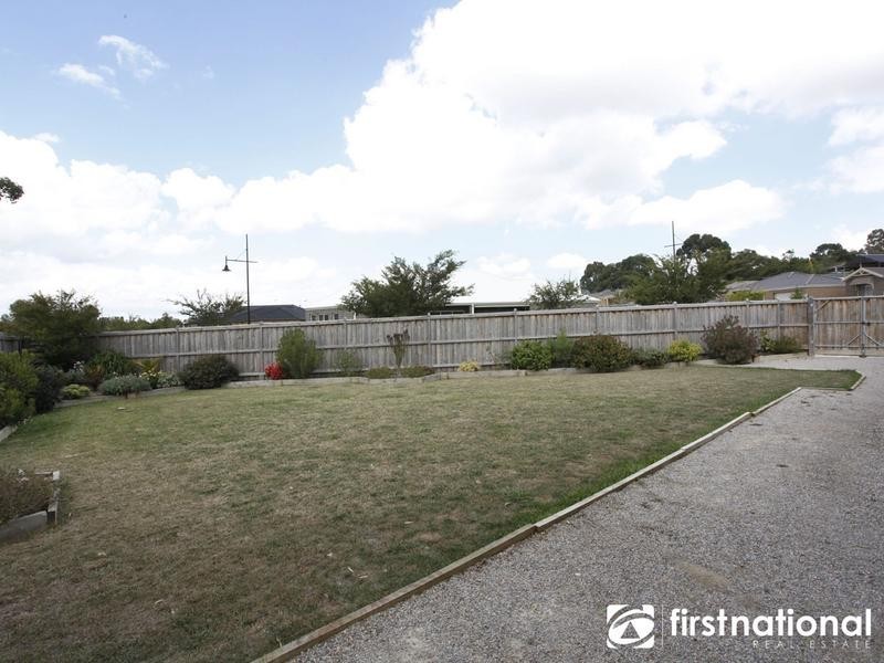 7 Tiffany Close, Pakenham VIC 3810