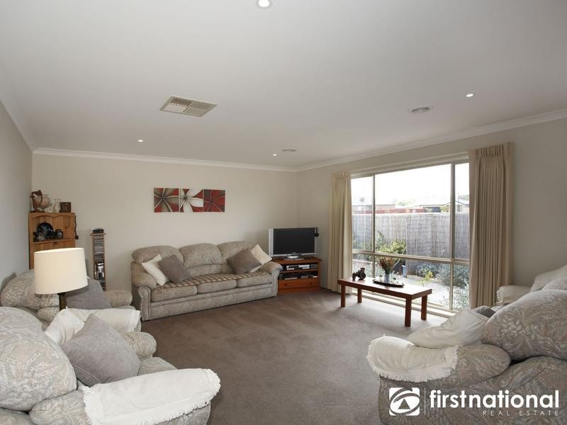 7 Tiffany Close, Pakenham VIC 3810