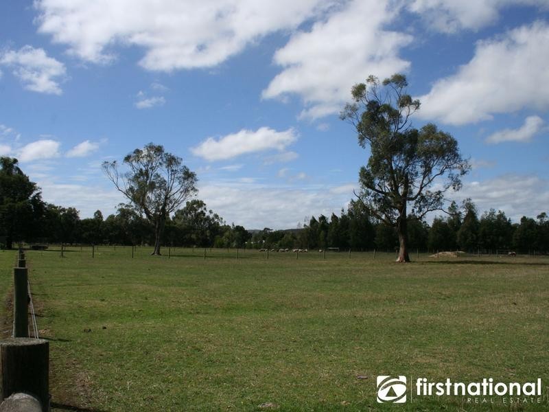 44 Seymour RD, Nar Nar Goon North VIC 3812