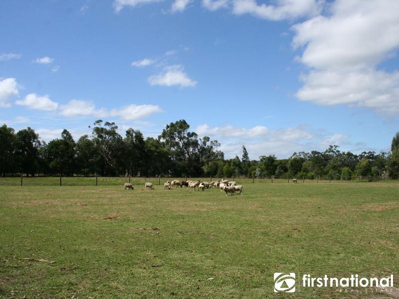 44 Seymour RD, Nar Nar Goon North VIC 3812