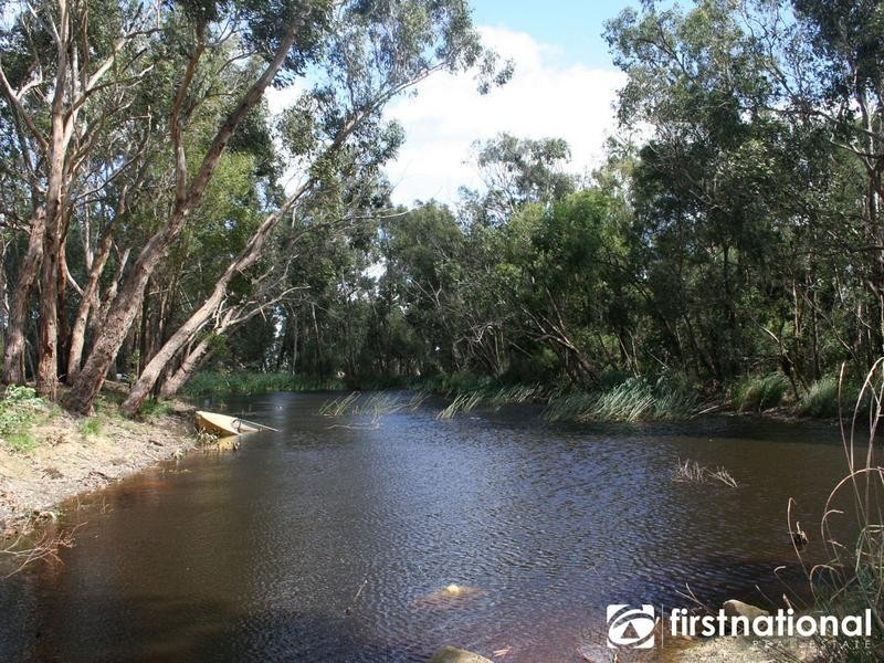 44 Seymour RD, Nar Nar Goon North VIC 3812