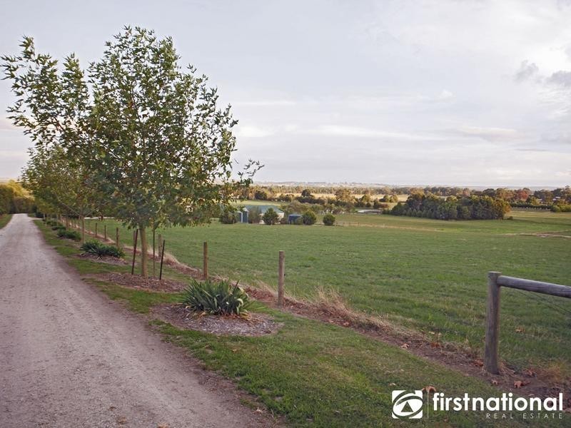 8 Drake Court, Bunyip VIC 3815