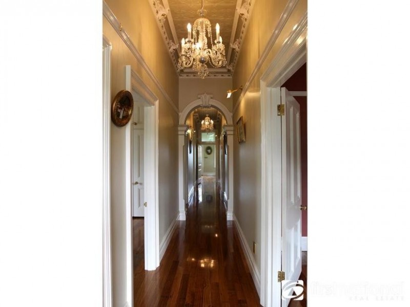 8 Drake Court, Bunyip VIC 3815