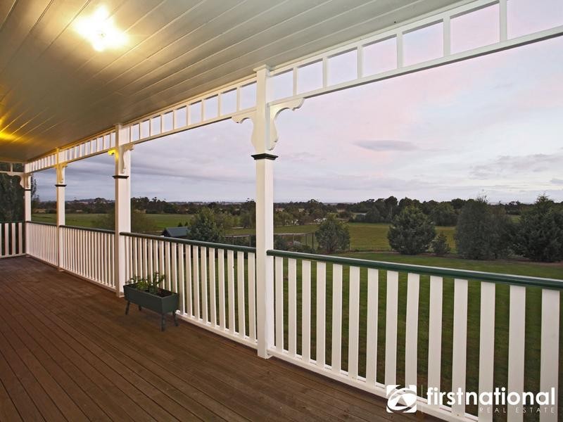 8 Drake Court, Bunyip VIC 3815