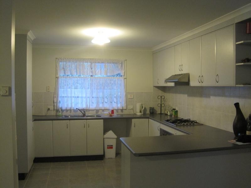 1/8 Broadhurst Road, Pakenham VIC 3810