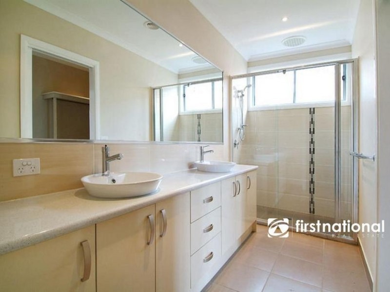 50 Harrison Way, Pakenham VIC 3810