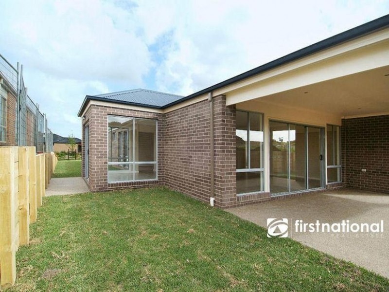 50 Harrison Way, Pakenham VIC 3810