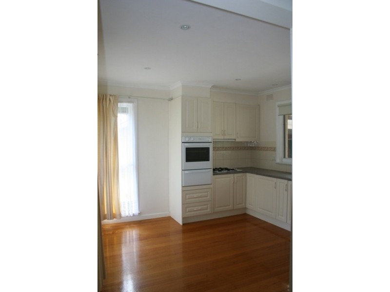 6 Thomas Street, Pakenham VIC 3810