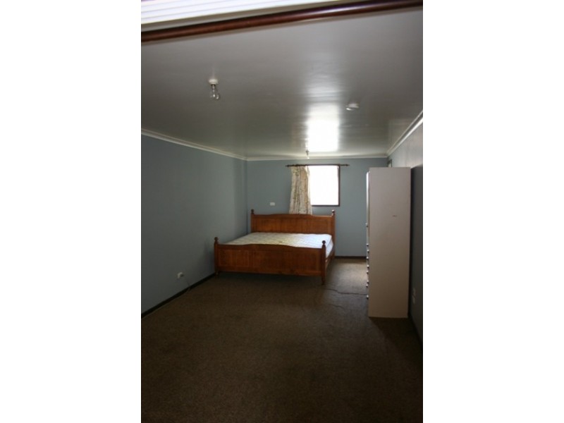 6 Thomas Street, Pakenham VIC 3810