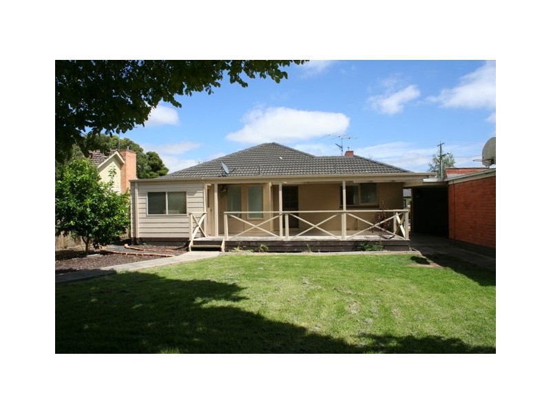 6 Thomas Street, Pakenham VIC 3810