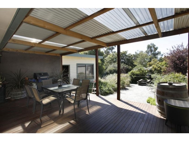17 Nash Road, Bunyip VIC 3815