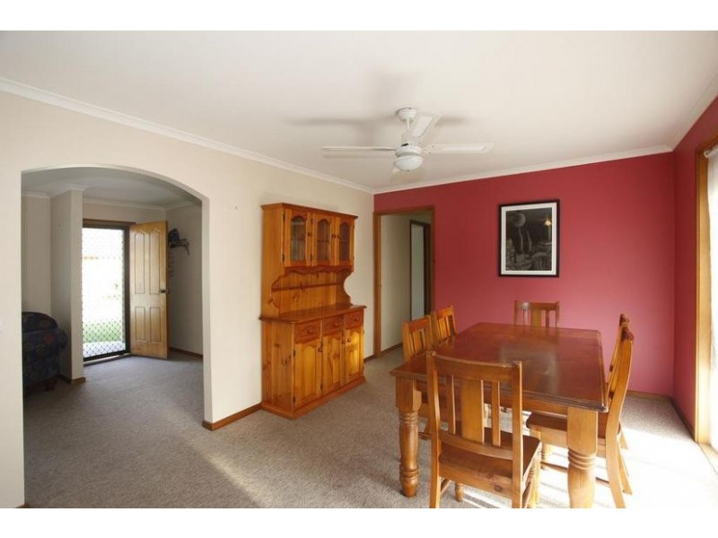 1/11 Beaconsfield Avenue, Beaconsfield VIC 3807