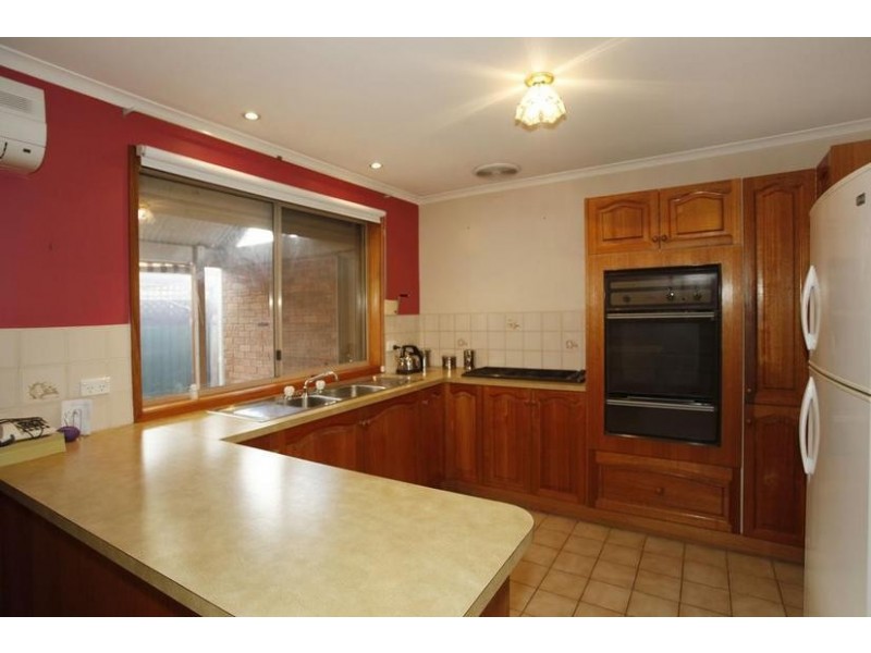 1/11 Beaconsfield Avenue, Beaconsfield VIC 3807