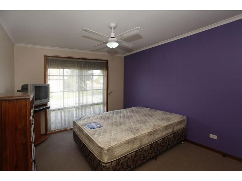 1/11 Beaconsfield Avenue, Beaconsfield VIC 3807