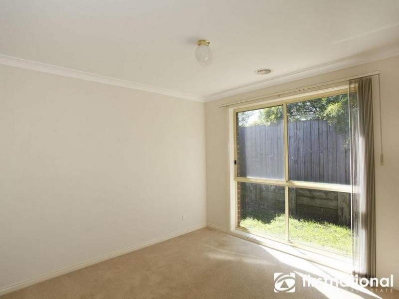 2/13 Beswick Street, Garfield VIC 3814