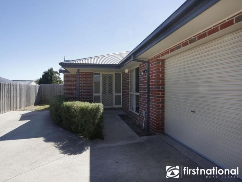2/13 Beswick Street, Garfield VIC 3814