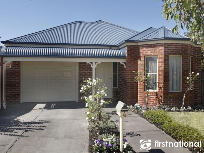 4 Pohlman Close, Pakenham VIC 3810