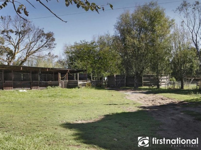 300 Bourke Road, Pakenham South VIC 3810