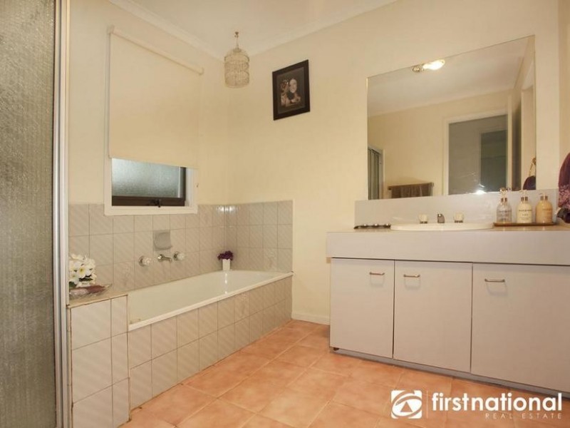 1 Gibb Court, Pakenham VIC 3810