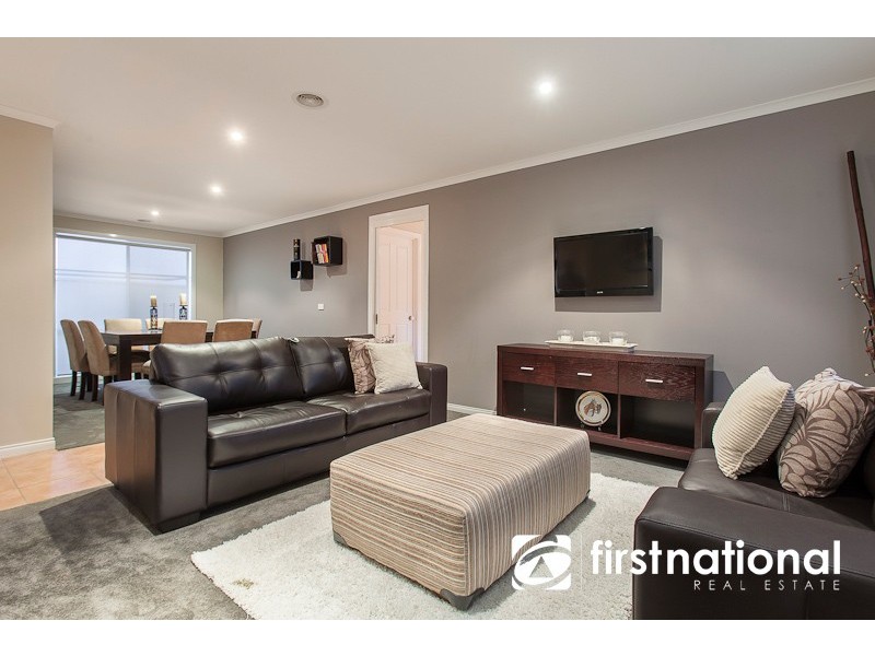 18 Sapphire Crescent, Pakenham VIC 3810
