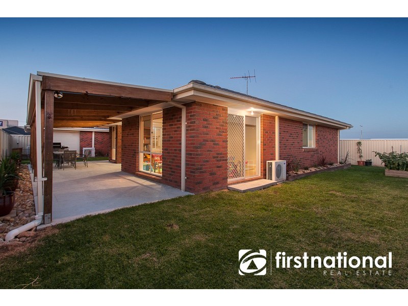 18 Sapphire Crescent, Pakenham VIC 3810