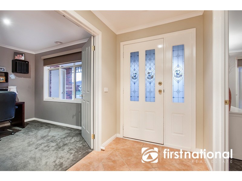 18 Sapphire Crescent, Pakenham VIC 3810
