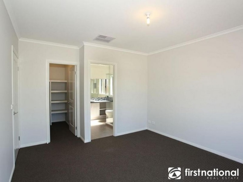 18 Serenity Street, Pakenham VIC 3810