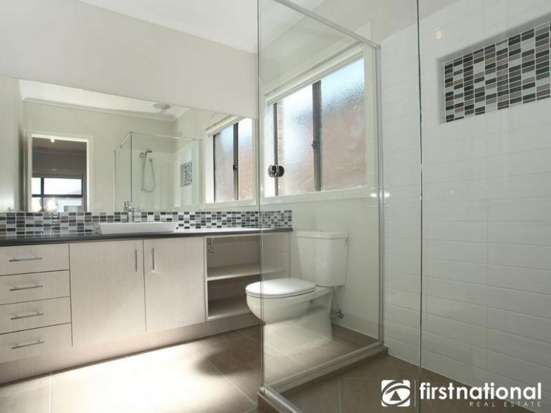 18 Serenity Street, Pakenham VIC 3810