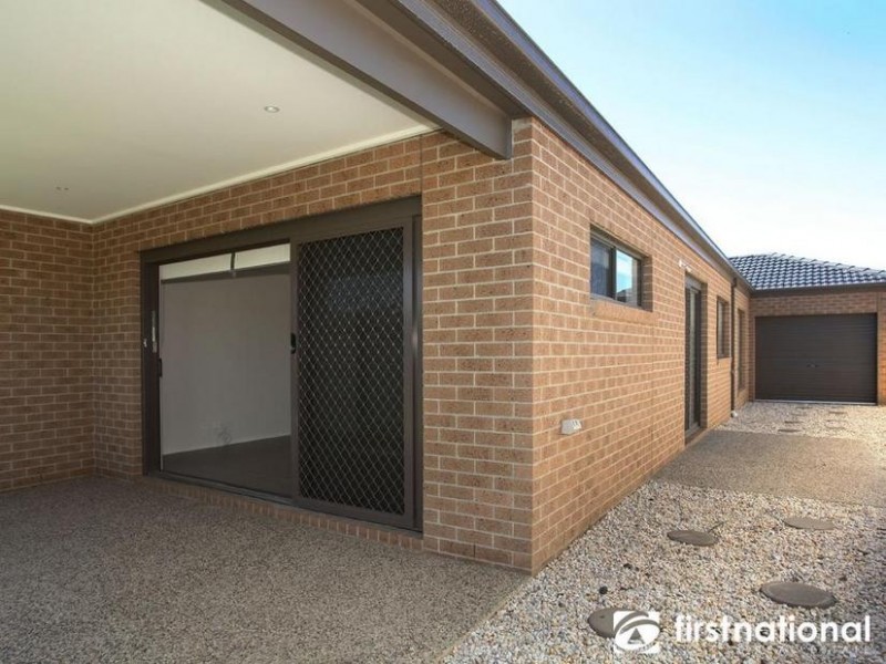 18 Serenity Street, Pakenham VIC 3810