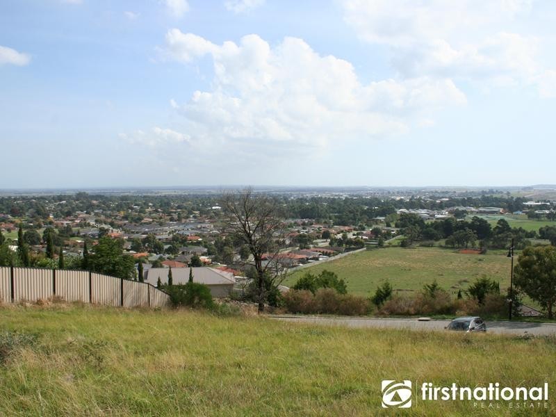 26 Highland Drive, Pakenham VIC 3810