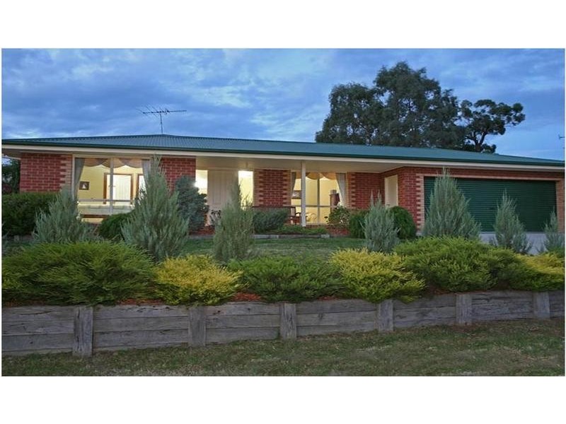 22 Breyleigh Drive, Pakenham VIC 3810