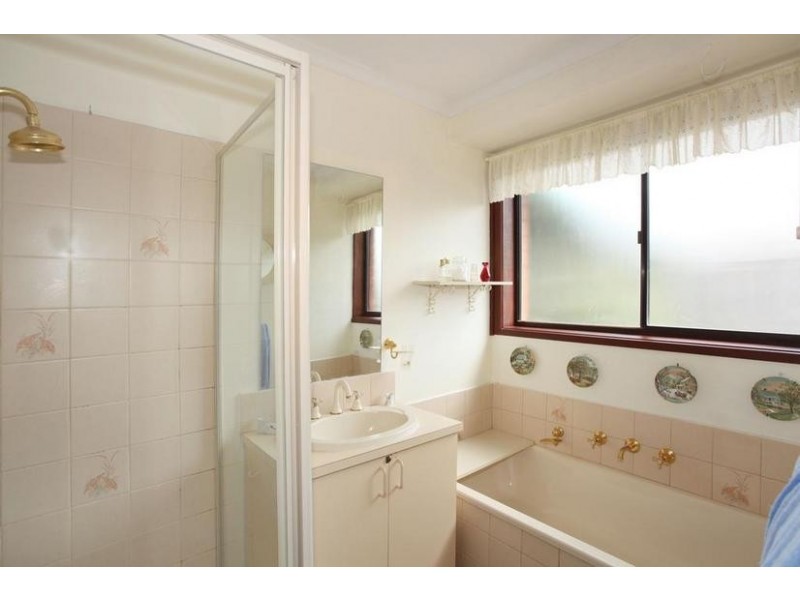 43 Kingston Avenue, Pakenham VIC 3810