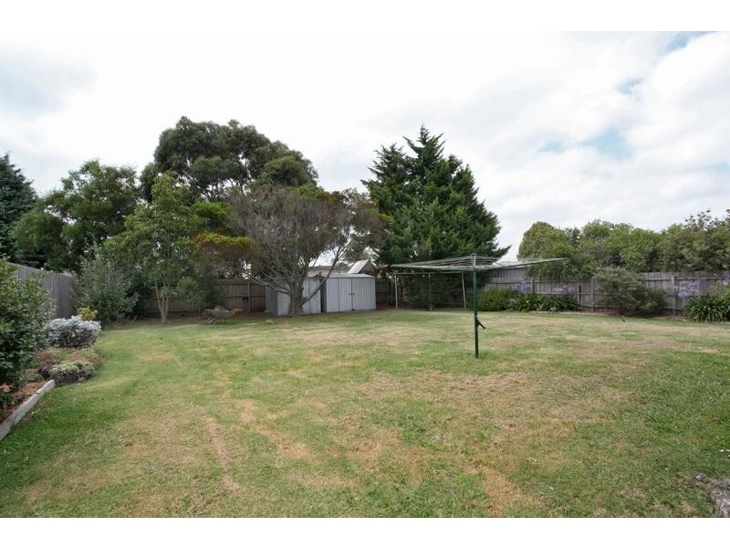 43 Kingston Avenue, Pakenham VIC 3810