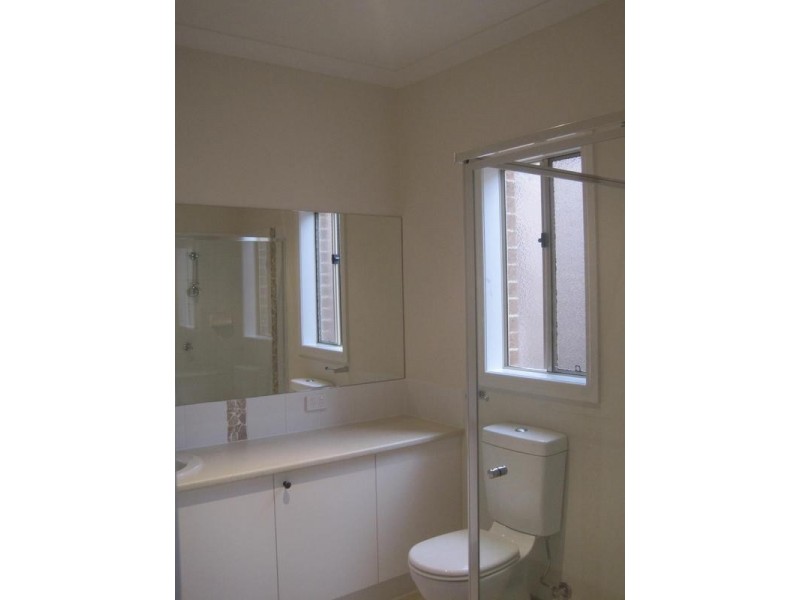 6 Half Moon Crescent, Pakenham VIC 3810