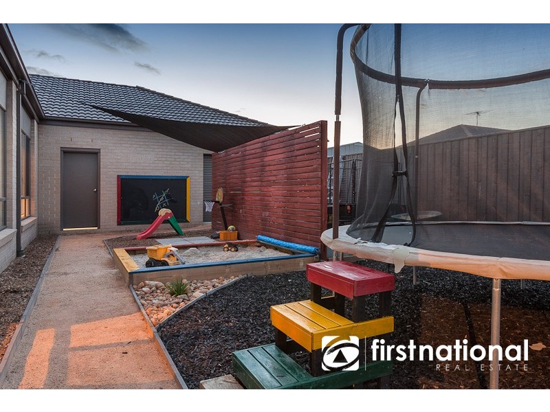 12 Sundew Crescent, Pakenham VIC 3810