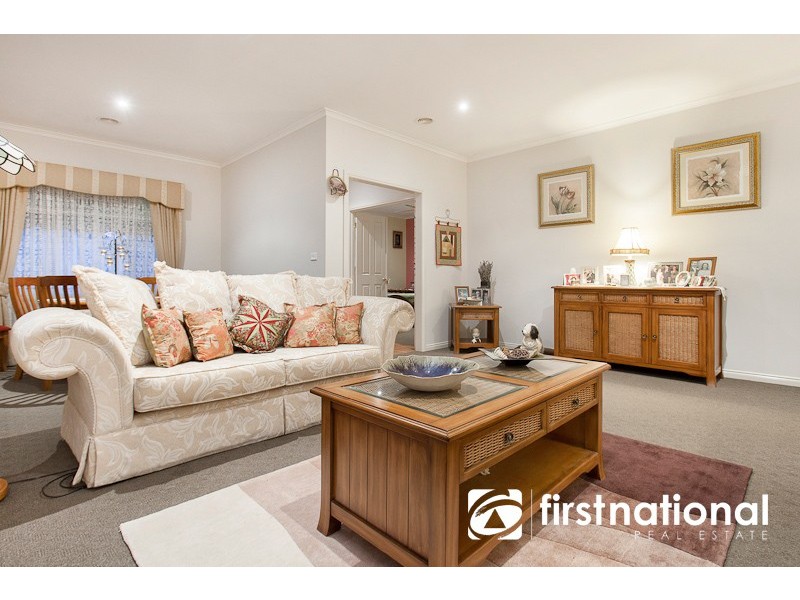 6 Arbour Rise, Pakenham VIC 3810