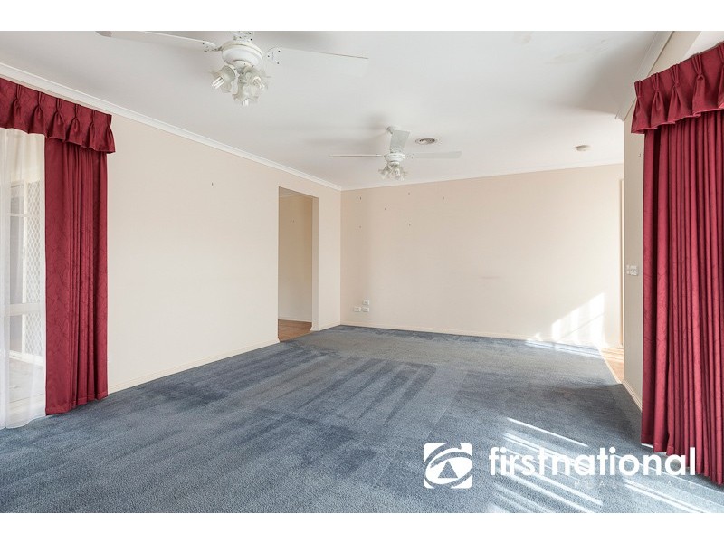5 Kathryn Close, Pakenham VIC 3810