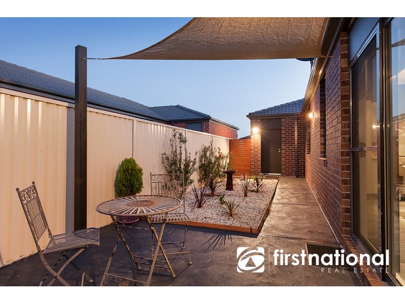 4 Delft Place, Pakenham VIC 3810