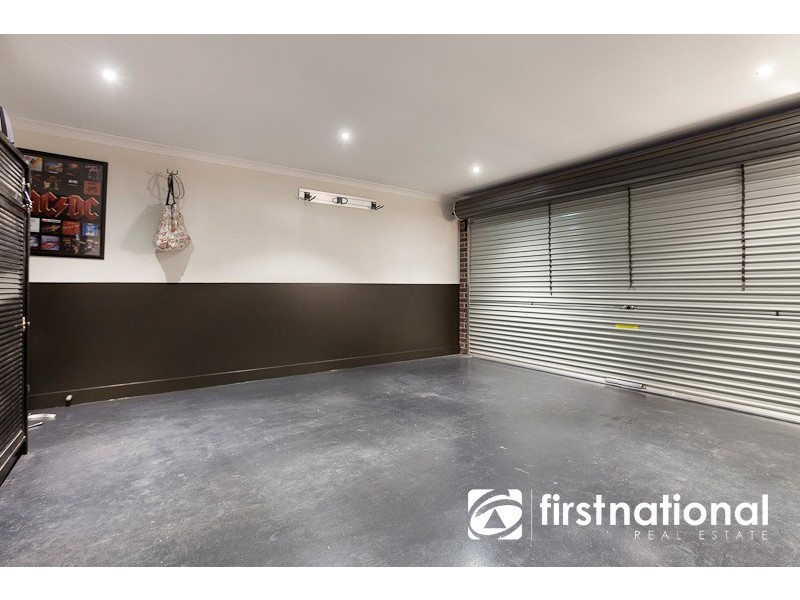 4 Delft Place, Pakenham VIC 3810
