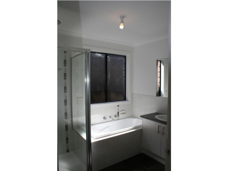 44 Lucerne Circuit, Pakenham VIC 3810