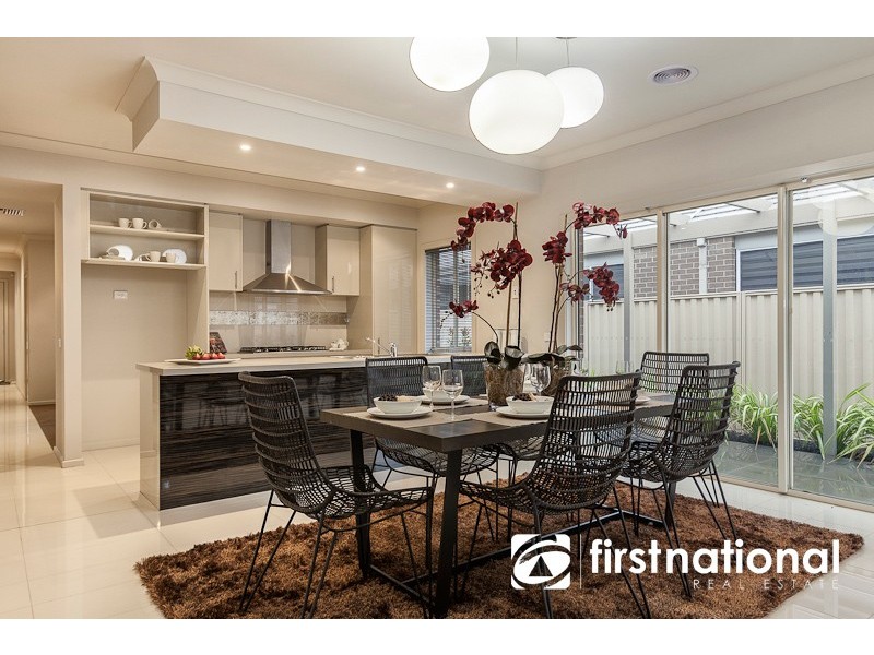 13 Loxton Way, Pakenham VIC 3810