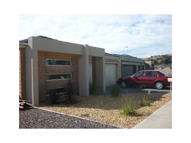 43 Syme Road, Pakenham VIC 3810