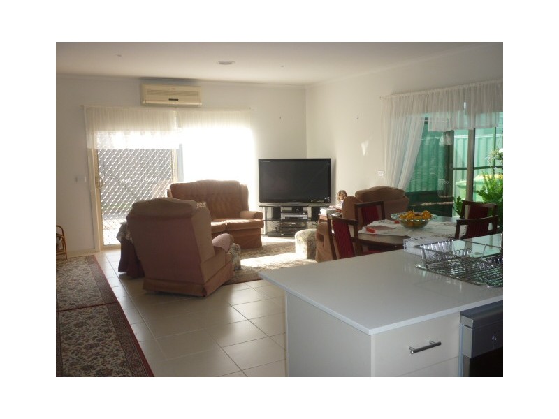 43 Syme Road, Pakenham VIC 3810