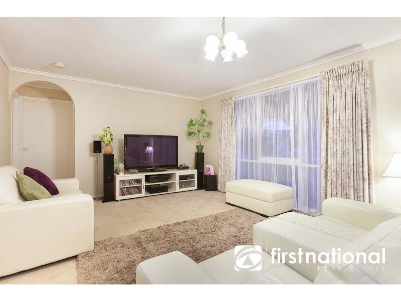 4 Highland Drive, Pakenham VIC 3810