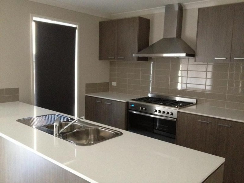 4 Olive Grove, Officer VIC 3809