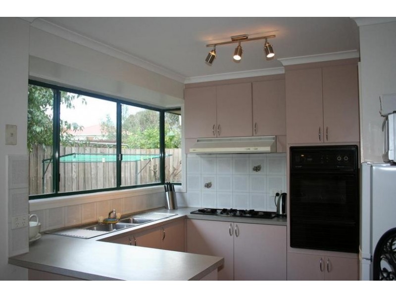 2/7 Dobson Court, Pakenham VIC 3810