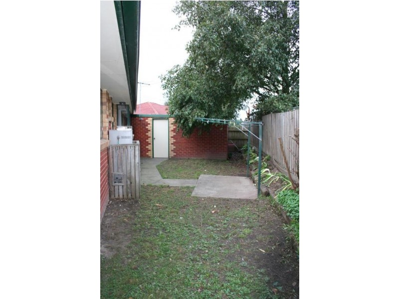 2/7 Dobson Court, Pakenham VIC 3810