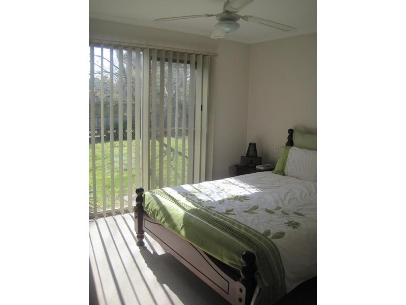 8 Cooney Close, Berwick VIC 3806