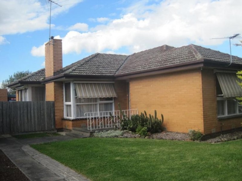 6 Savage Street, Pakenham VIC 3810